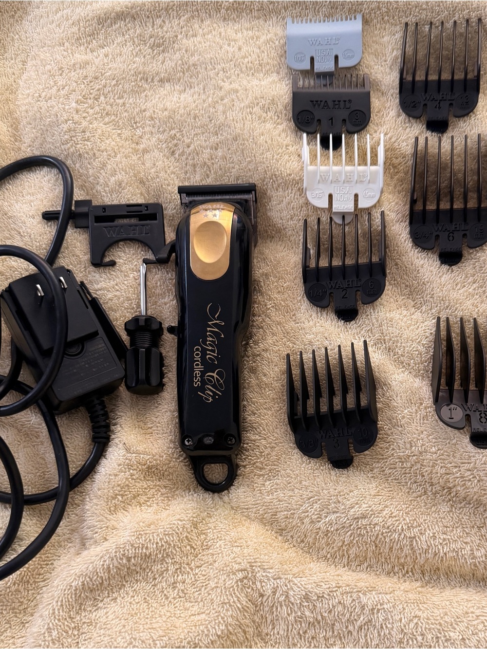 Wahl Limited Edition Black and Gold Magic Clip Professional Clippers with Guards
